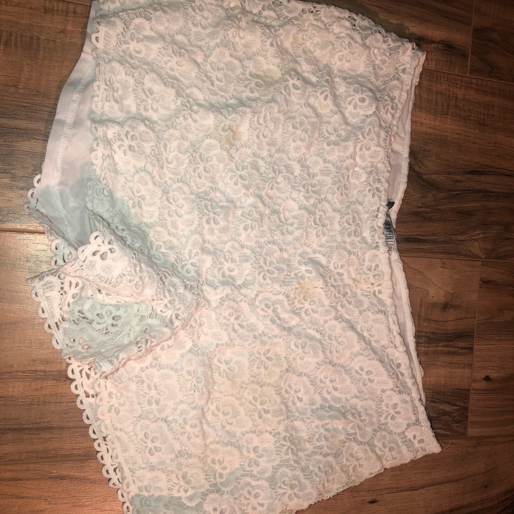 White cute j.L shorts